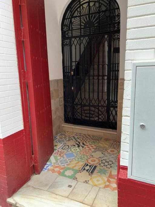 Casa palacio siglo XVIII en centro histórico de Sevilla. Exterior foto